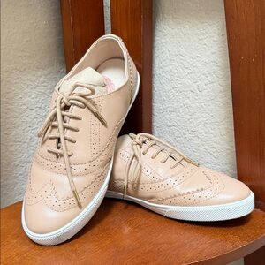 🔹Kate Spade Wingtip Lace Up Tan Sneaker Size: 8 .5